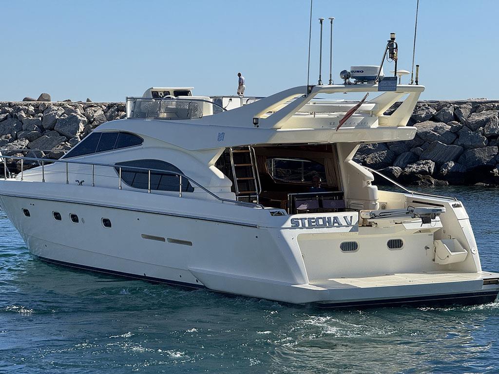 1999 FERRETTI YACHTS 53 